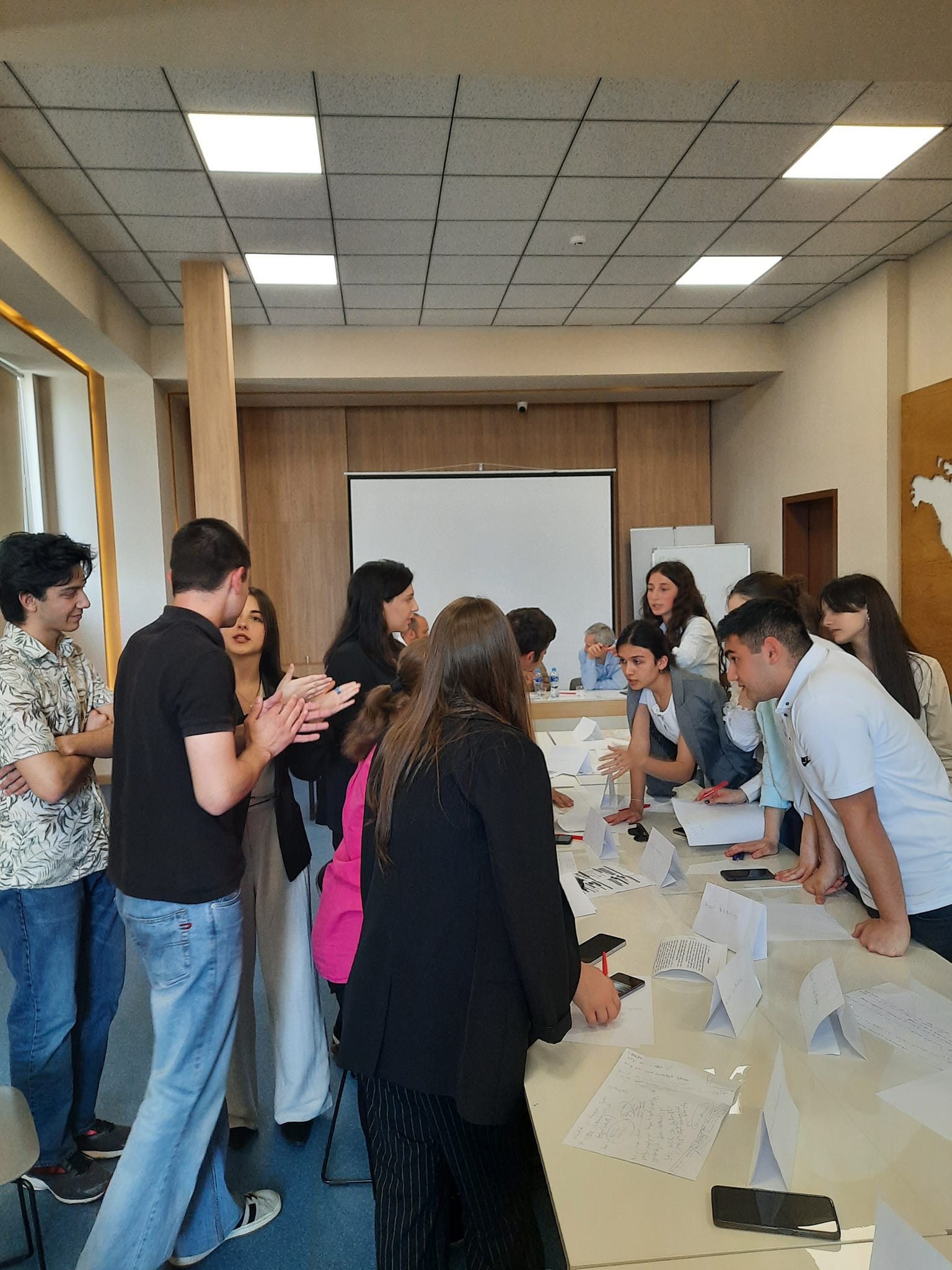 პროექტი „კამათის ხელოვნება“