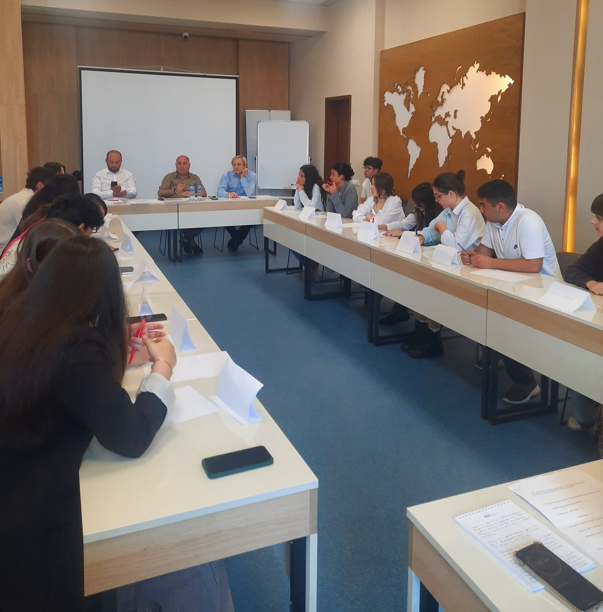 პროექტში „კამათის ხელოვნება“